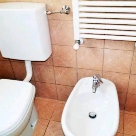 Giardino. Bilocale Grande A 800 M Dal Mare. 4 Posti Letto. Apartment Sanremo