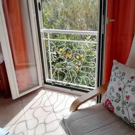 Giardino. Bilocale Grande A 800 M Dal Mare. 4 Posti Letto. Apartment