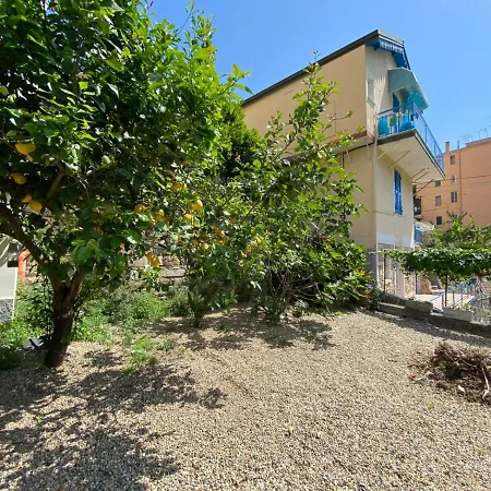 Giardino. Bilocale Grande A 800 M Dal Mare. 4 Posti Letto. * Sanremo