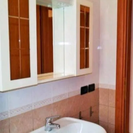 Giardino. Bilocale Grande A 800 M Dal Mare. 4 Posti Letto. Apartment Sanremo